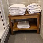 Climatise Et Loggia Au Calme Avec Linge Et Parking Inclus 아파트 아그